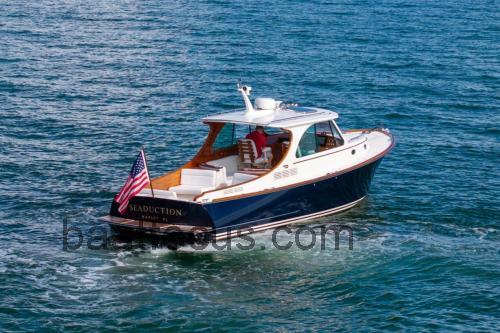 Hinckley Picnic Boat 34 Spesifikasjoner og anmeldelser